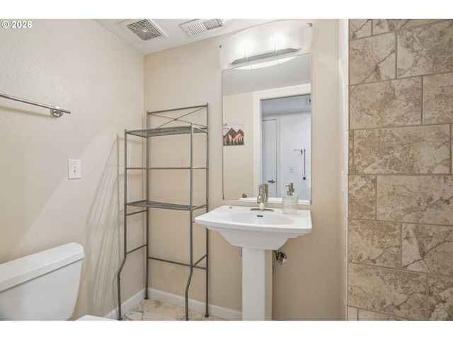 6600 Se DIVISION St 305, Portland, OR 97206