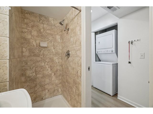 6600 Se DIVISION St 305, Portland, OR 97206