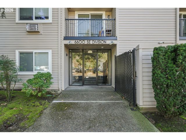 6600 Se DIVISION St 305, Portland, OR 97206