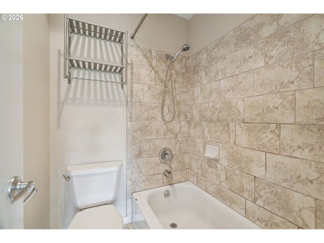 6600 Se DIVISION St 305, Portland, OR 97206