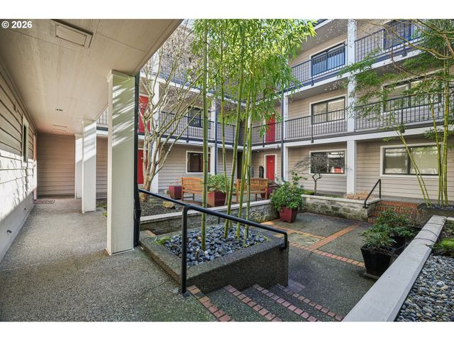 6600 Se DIVISION St 305, Portland, OR 97206