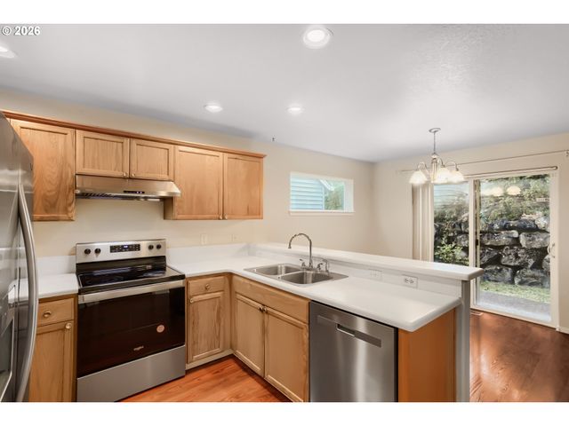 16972 Nw ARIZONA Dr, Beaverton, OR 97006
