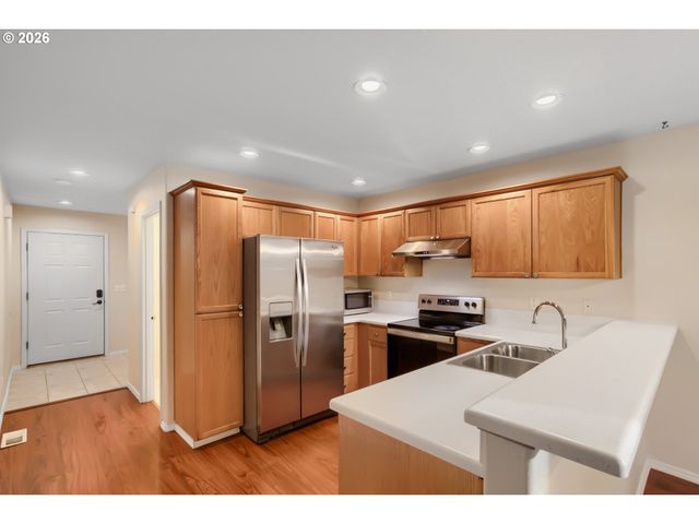 16972 Nw ARIZONA Dr, Beaverton, OR 97006