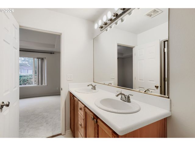 16972 Nw ARIZONA Dr, Beaverton, OR 97006
