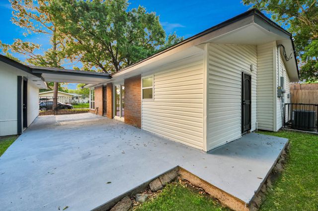 13406 Melcher Drive, Houston, TX 77045
