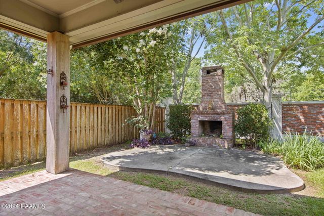 103 Vanburg Place, Lafayette, LA 70508