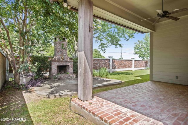 103 Vanburg Place, Lafayette, LA 70508