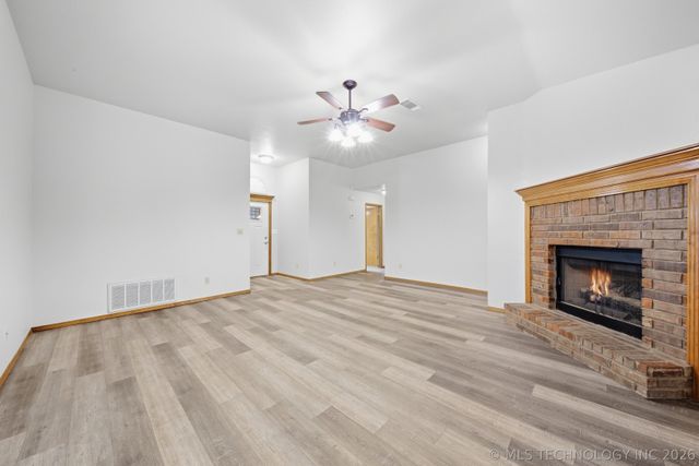 11924 N 107th East Place, Collinsville, OK 74021