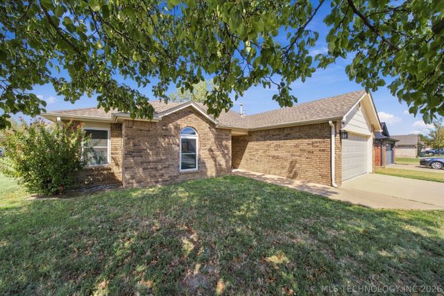 11924 N 107th East Place, Collinsville, OK 74021