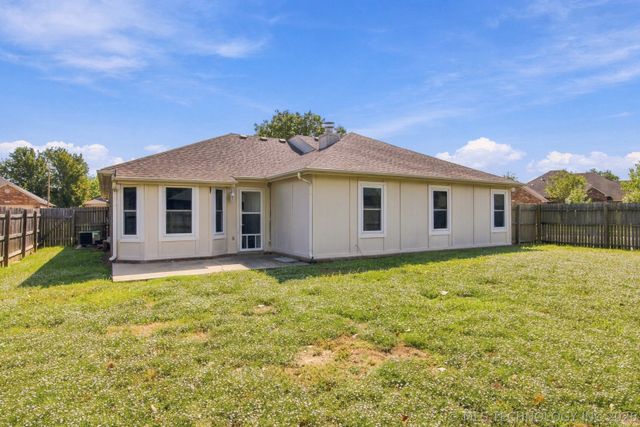 11924 N 107th East Place, Collinsville, OK 74021