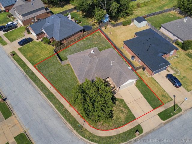 11924 N 107th East Place, Collinsville, OK 74021