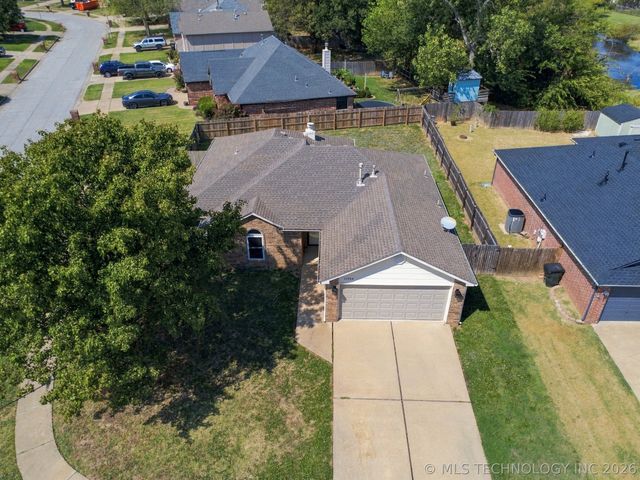 11924 N 107th East Place, Collinsville, OK 74021
