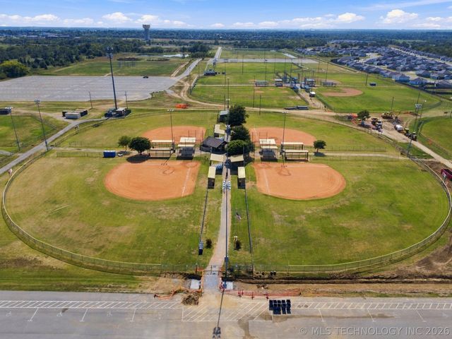11924 N 107th East Place, Collinsville, OK 74021
