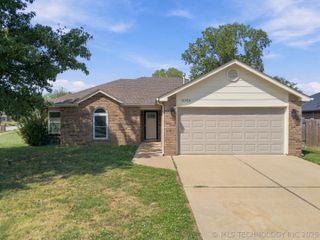 11924 N 107th East Place, Collinsville, OK 74021