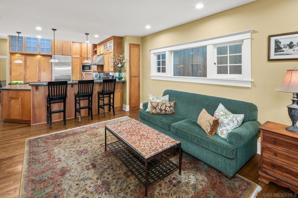 Image 18 of property listing at 2124 Sunset Blvd, San Diego, CA 92103