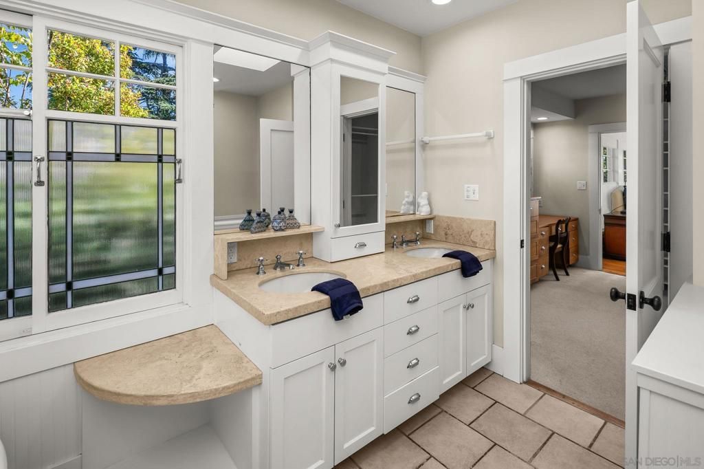 Image 32 of property listing at 2124 Sunset Blvd, San Diego, CA 92103