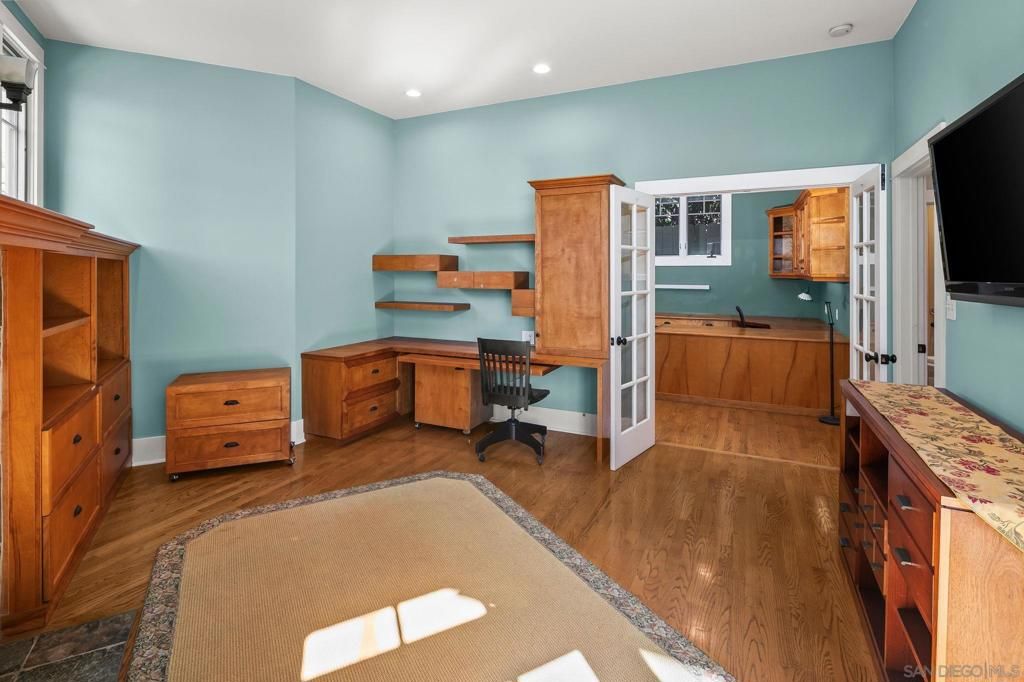 Image 42 of property listing at 2124 Sunset Blvd, San Diego, CA 92103