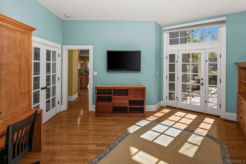 Image 43 of property listing at 2124 Sunset Blvd, San Diego, CA 92103