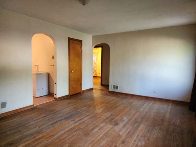 314 S Orchard Avenue, Waukegan, IL 60085