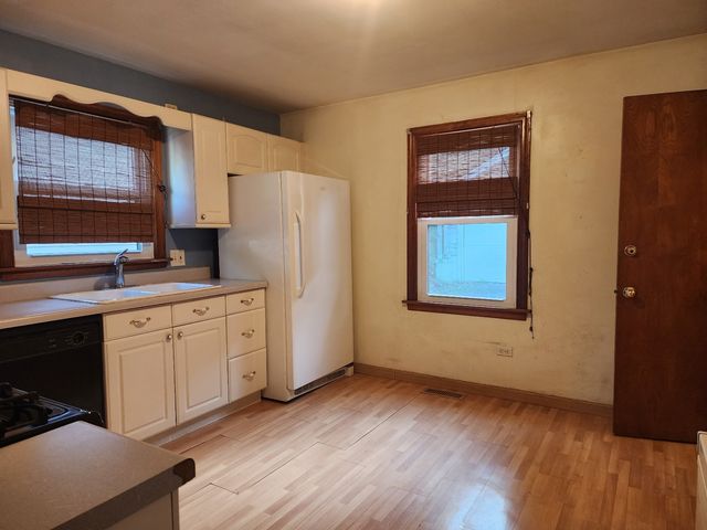 314 S Orchard Avenue, Waukegan, IL 60085