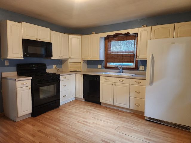 314 S Orchard Avenue, Waukegan, IL 60085
