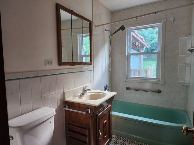 314 S Orchard Avenue, Waukegan, IL 60085