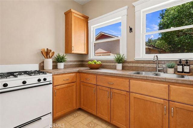 134 Grand, Monrovia, CA 91016