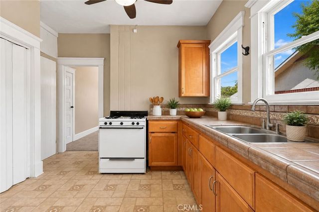 134 Grand, Monrovia, CA 91016