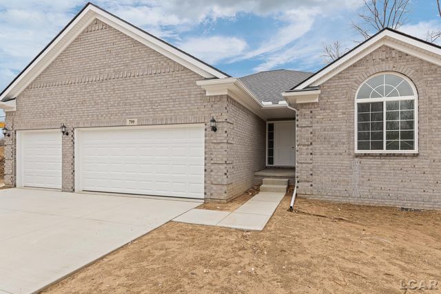 799 War Bonnet Drive, Tecumseh, MI 49286