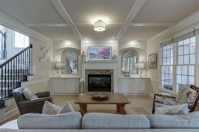 7310 Hedgewood Way, Hoschton, GA 30548