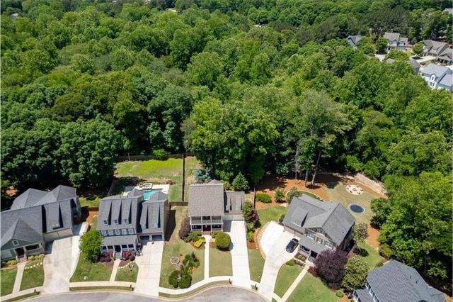 7310 Hedgewood Way, Hoschton, GA 30548