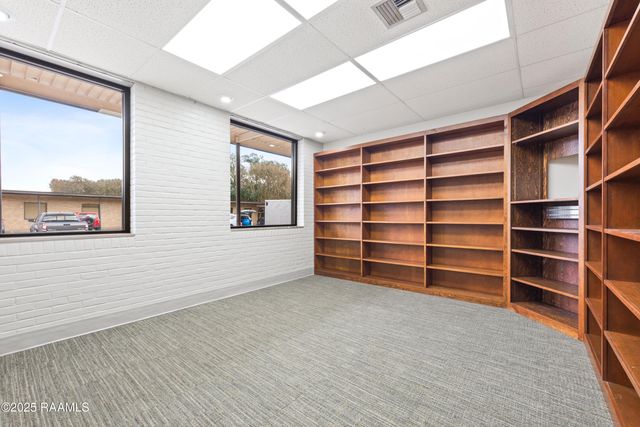 120 Oil Center Drive, Lafayette, LA 70503