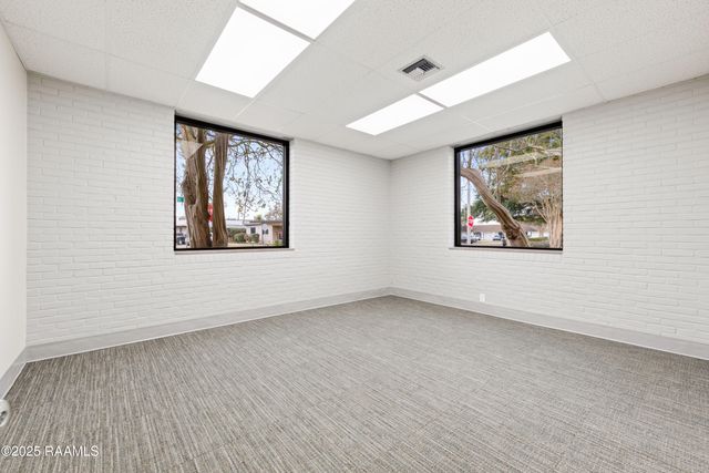 120 Oil Center Drive, Lafayette, LA 70503