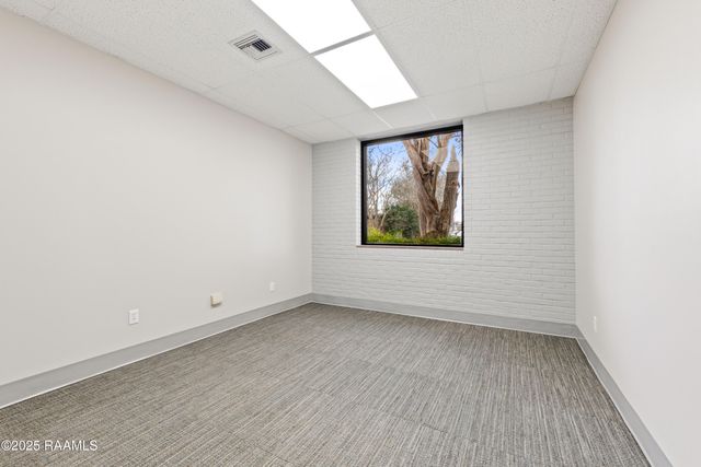 120 Oil Center Drive, Lafayette, LA 70503