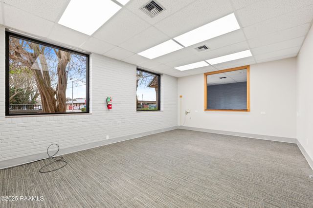 120 Oil Center Drive, Lafayette, LA 70503