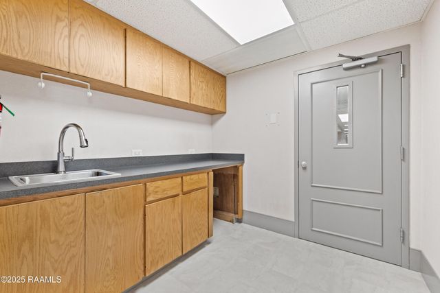 120 Oil Center Drive, Lafayette, LA 70503