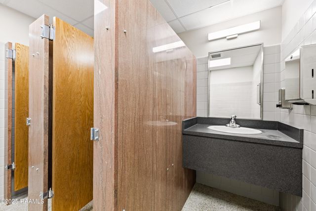 120 Oil Center Drive, Lafayette, LA 70503