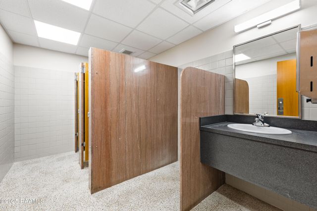 120 Oil Center Drive, Lafayette, LA 70503