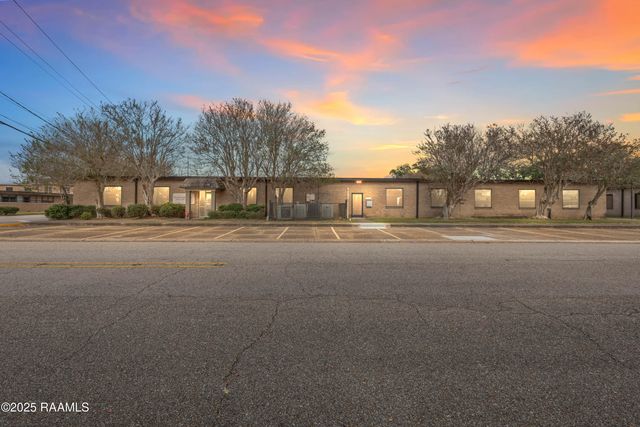 120 Oil Center Drive, Lafayette, LA 70503