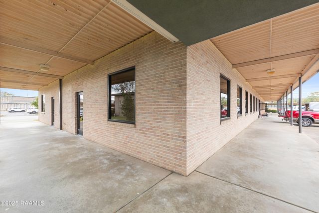 120 Oil Center Drive, Lafayette, LA 70503