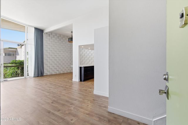 334 W MEDLOCK Drive C201, Phoenix, AZ 85013