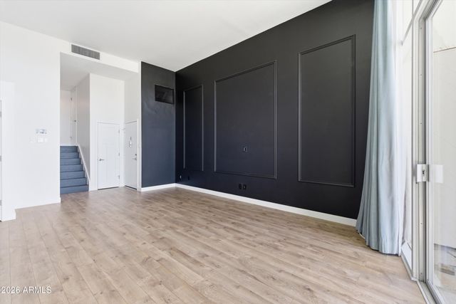 334 W MEDLOCK Drive C201, Phoenix, AZ 85013