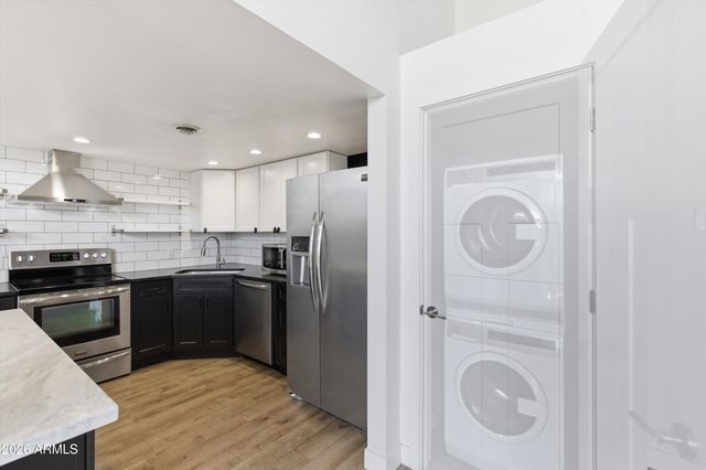 334 W MEDLOCK Drive C201, Phoenix, AZ 85013