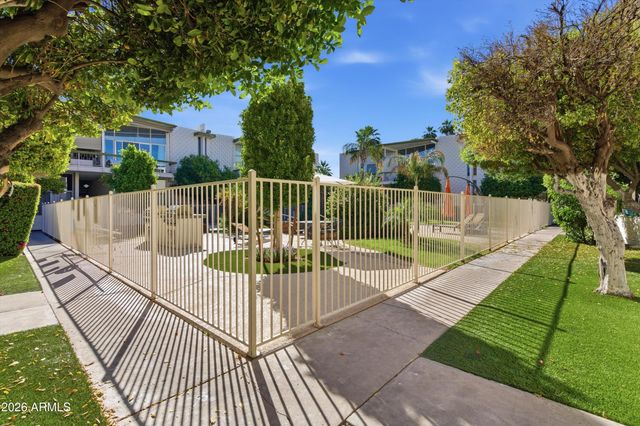 334 W MEDLOCK Drive C201, Phoenix, AZ 85013