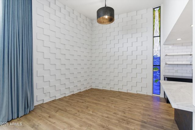 334 W MEDLOCK Drive C201, Phoenix, AZ 85013