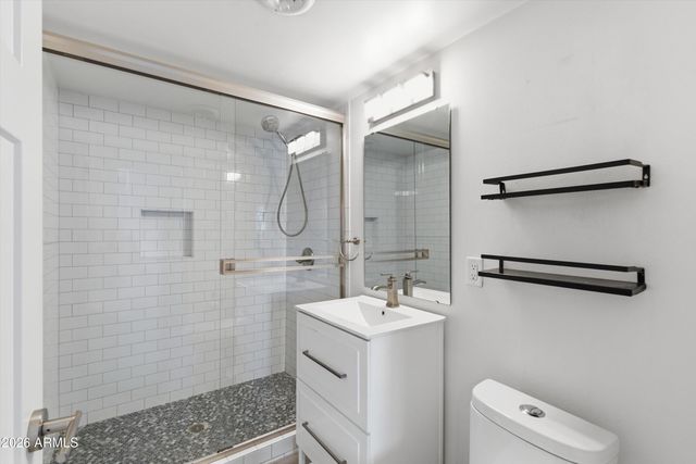 334 W MEDLOCK Drive C201, Phoenix, AZ 85013