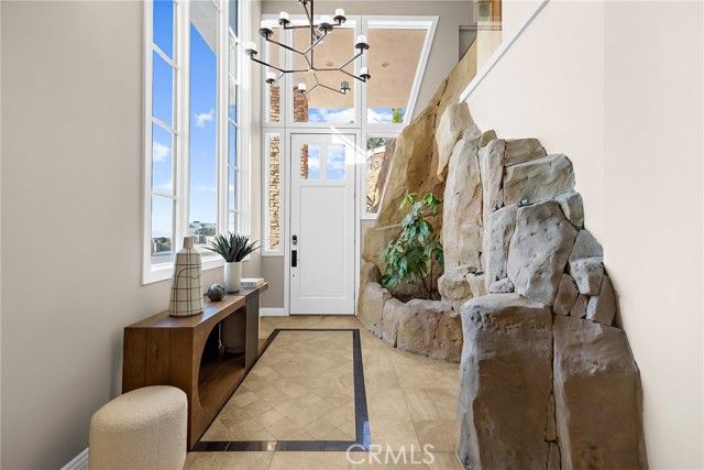 1076 Skyline Drive, Laguna Beach, CA 92651