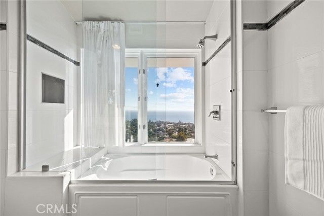 1076 Skyline Drive, Laguna Beach, CA 92651