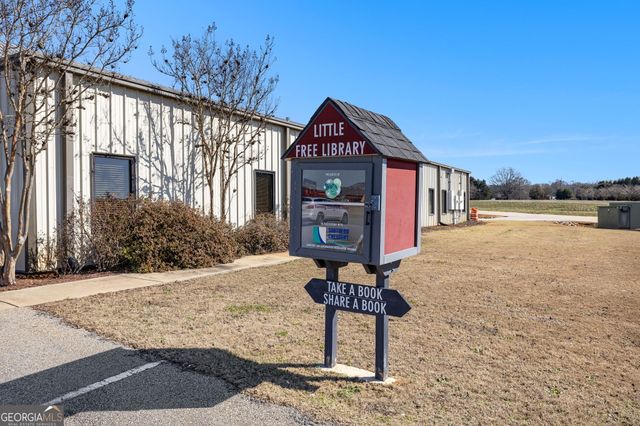 404 Whipple Avenue, Williamson, GA 30292