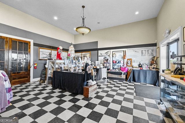 404 Whipple Avenue, Williamson, GA 30292